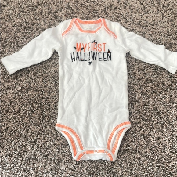 Carter's Baby Boy Matching Sets - 5 onesies, 3 pants and 1 pair of shoes! - Picture 8 of 13